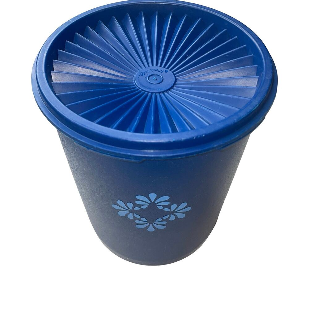 Vintage Tupperware Servalier Canister 809 Blue Sunburst Lid 810 Medallion - Picture 4 of 8
